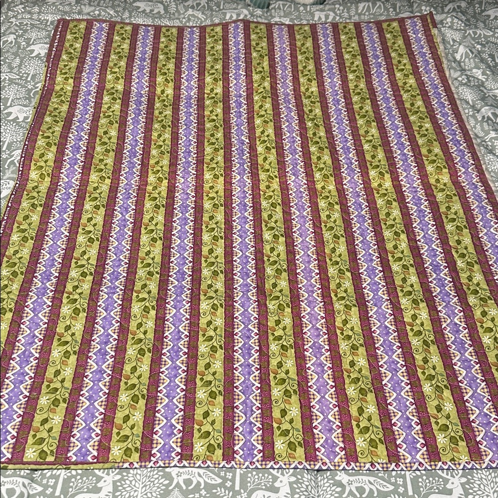 Large baby quilt ~ handmade bright vibrant colors
Approximately 41 x 34 inches - Picture 4 of 7